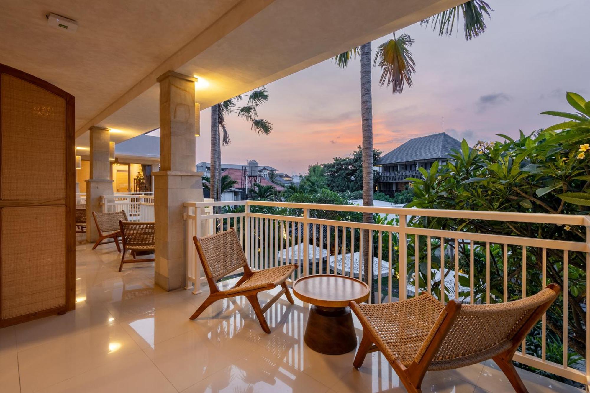 Отель Kalm Bali Чангу Экстерьер фото