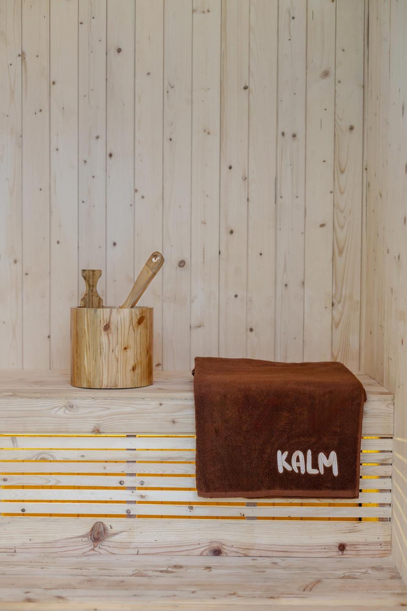 Отель Kalm Bali Чангу Экстерьер фото