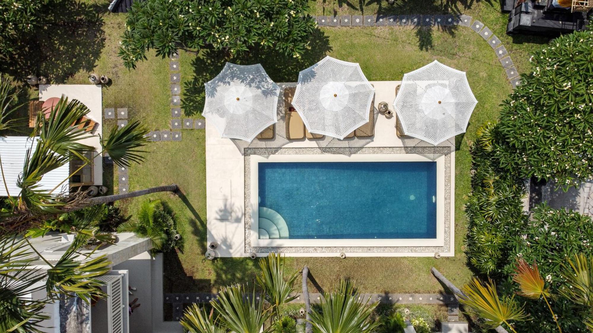 Отель Kalm Bali Чангу Экстерьер фото
